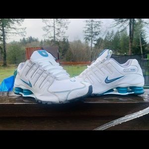 Women’s Nike shox